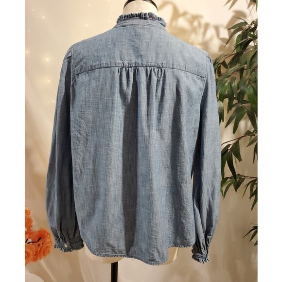 Gap Womens Long Sleeve Pintuck Button Medium Wash Chambray Denim Shirt Size L - Picture 3 of 12